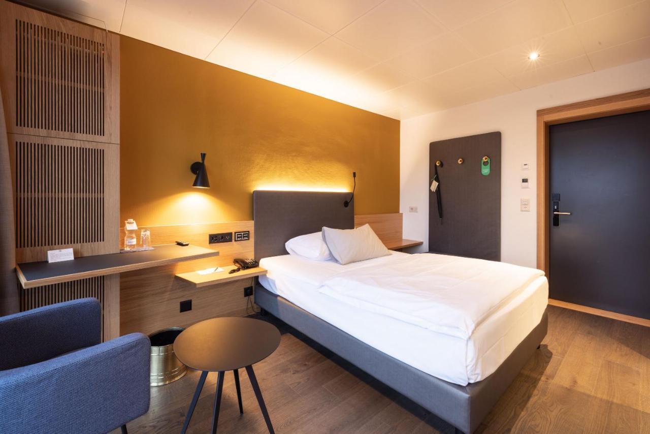 Classic Single Room Balcony,1347612494:JPEG