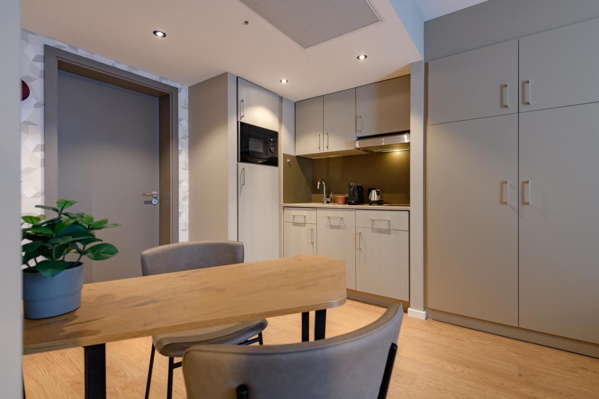 One-Bedroom Apartment,1173572082:JPEG