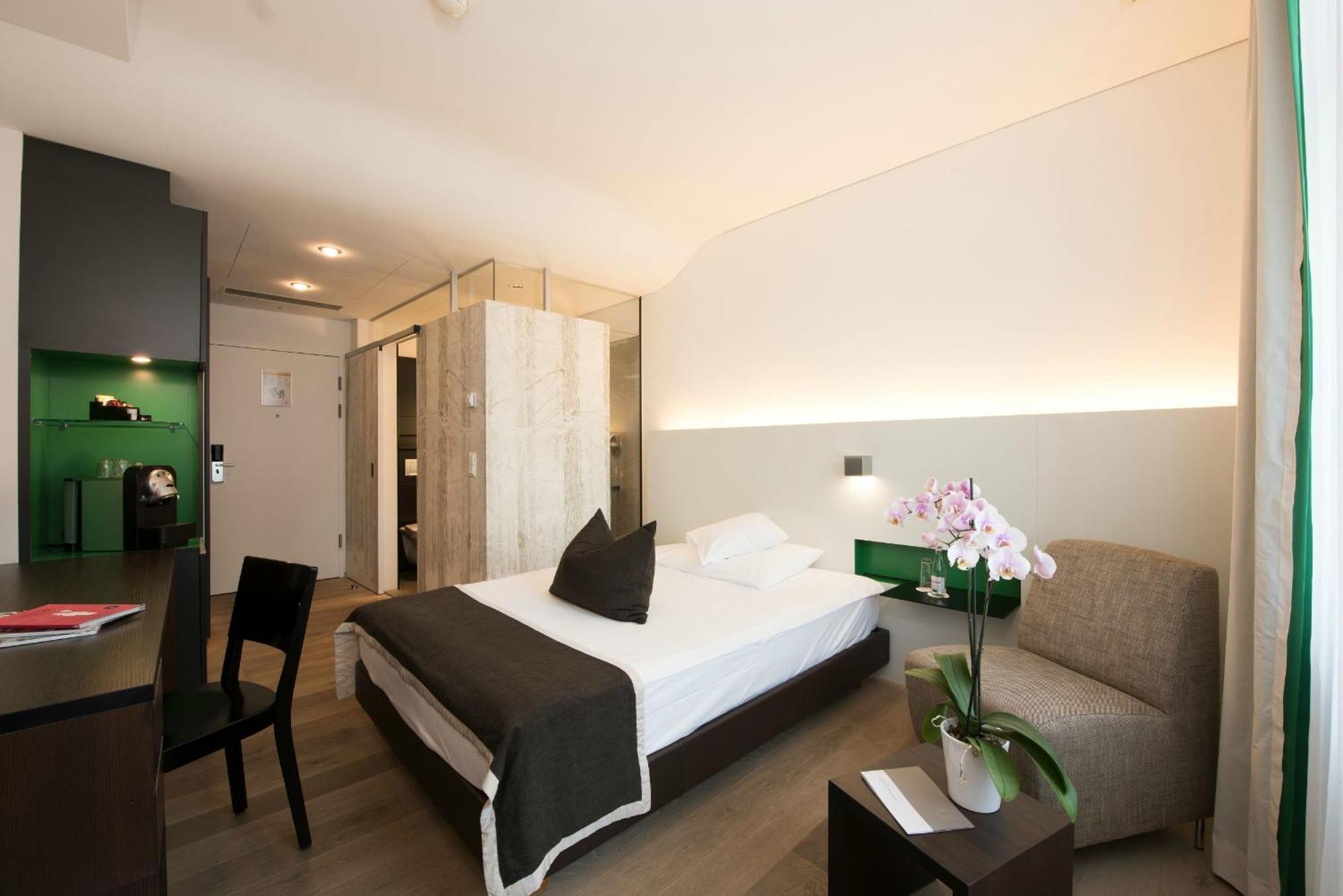Single Room Style,644803122:JPEG
