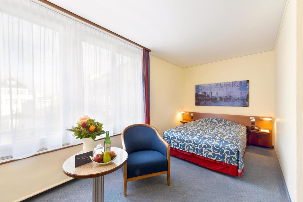 Double Room with French Bed,970822300:JPEG