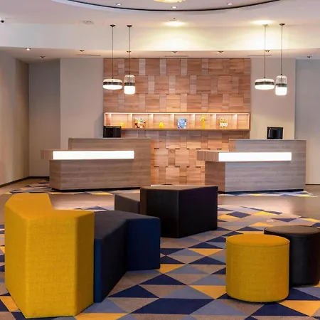 Courtyard By Marriott Zurich North-3